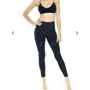 Last one!!! New Electric Yoga Dark rose soft legging